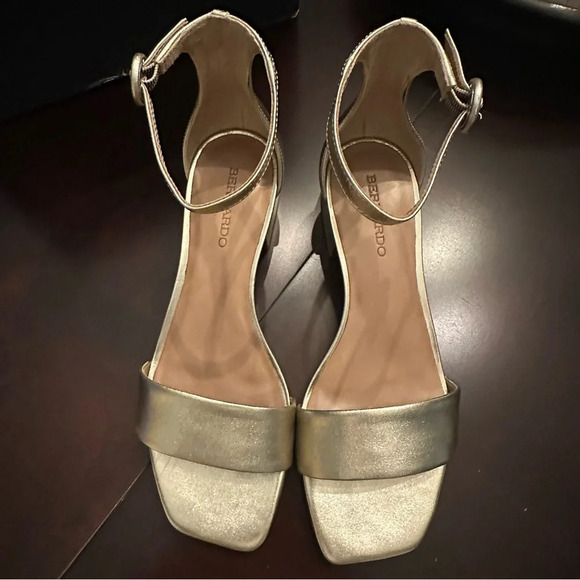 NIB Bernando Jalena Low Heel Sandal Champagne Antique Calf Size 9 - Picture 7 of 11